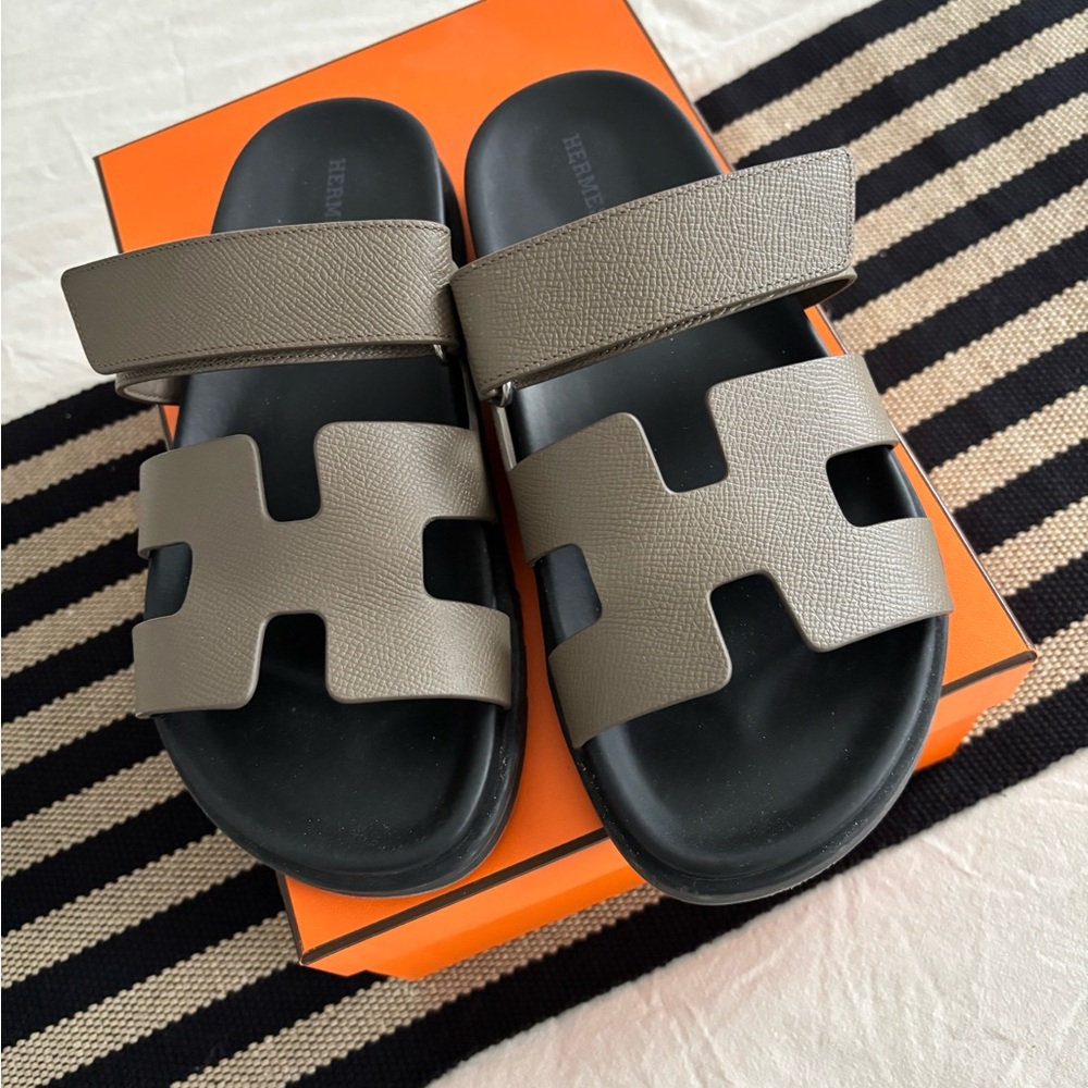 Hermes Chypre sandals 8,5 Etoupe 100% authentic comes with collateral & receipt - Picture 9 of 10